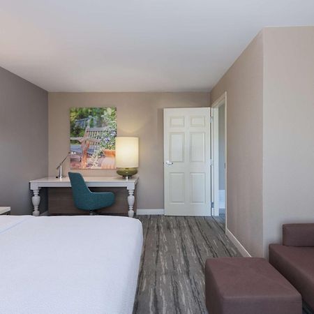 Hilton Garden Inn Saint Charles Extérieur photo