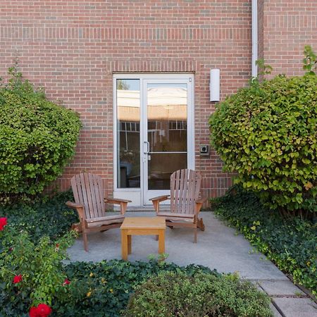 Hilton Garden Inn Saint Charles Extérieur photo