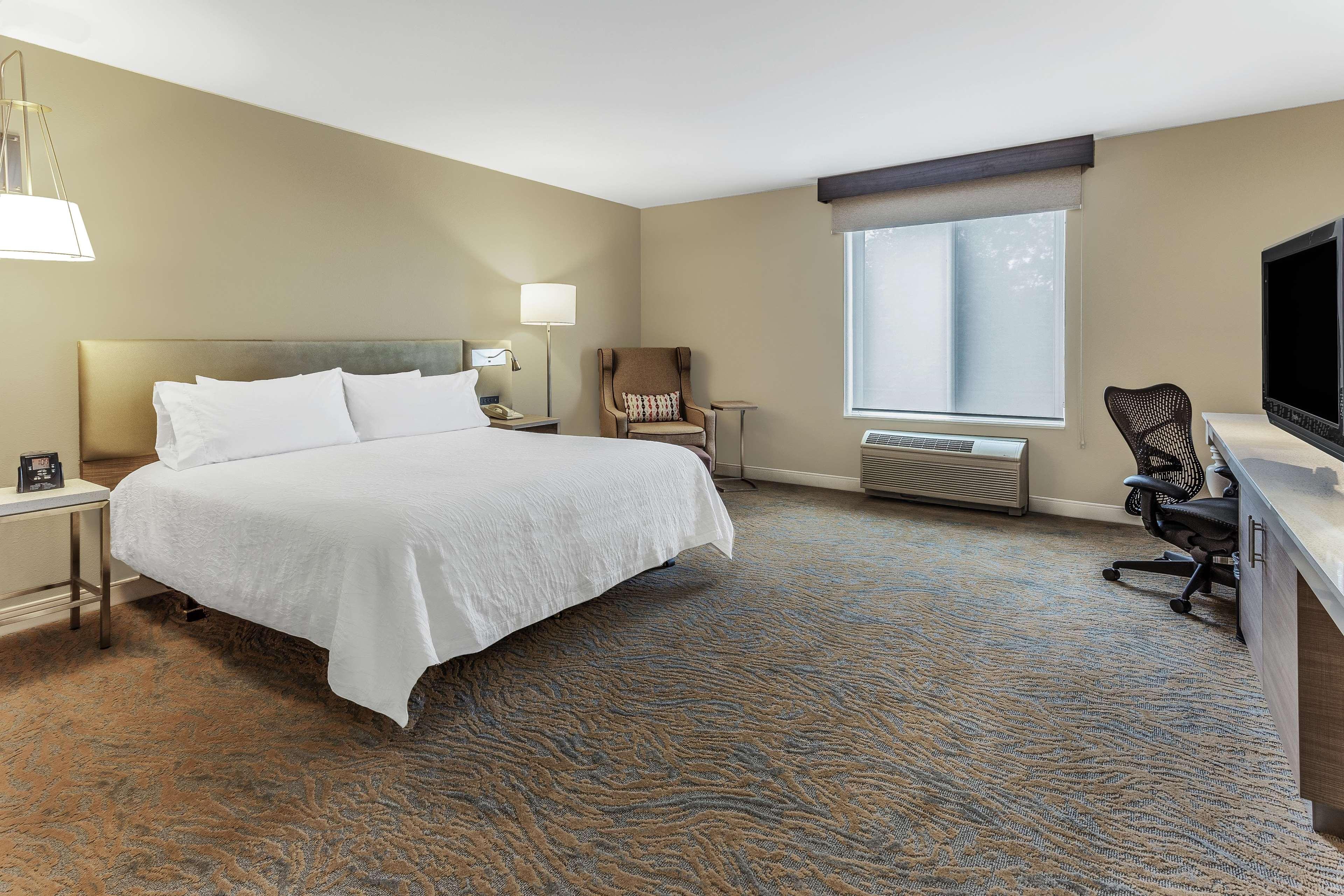 Hilton Garden Inn Saint Charles Extérieur photo