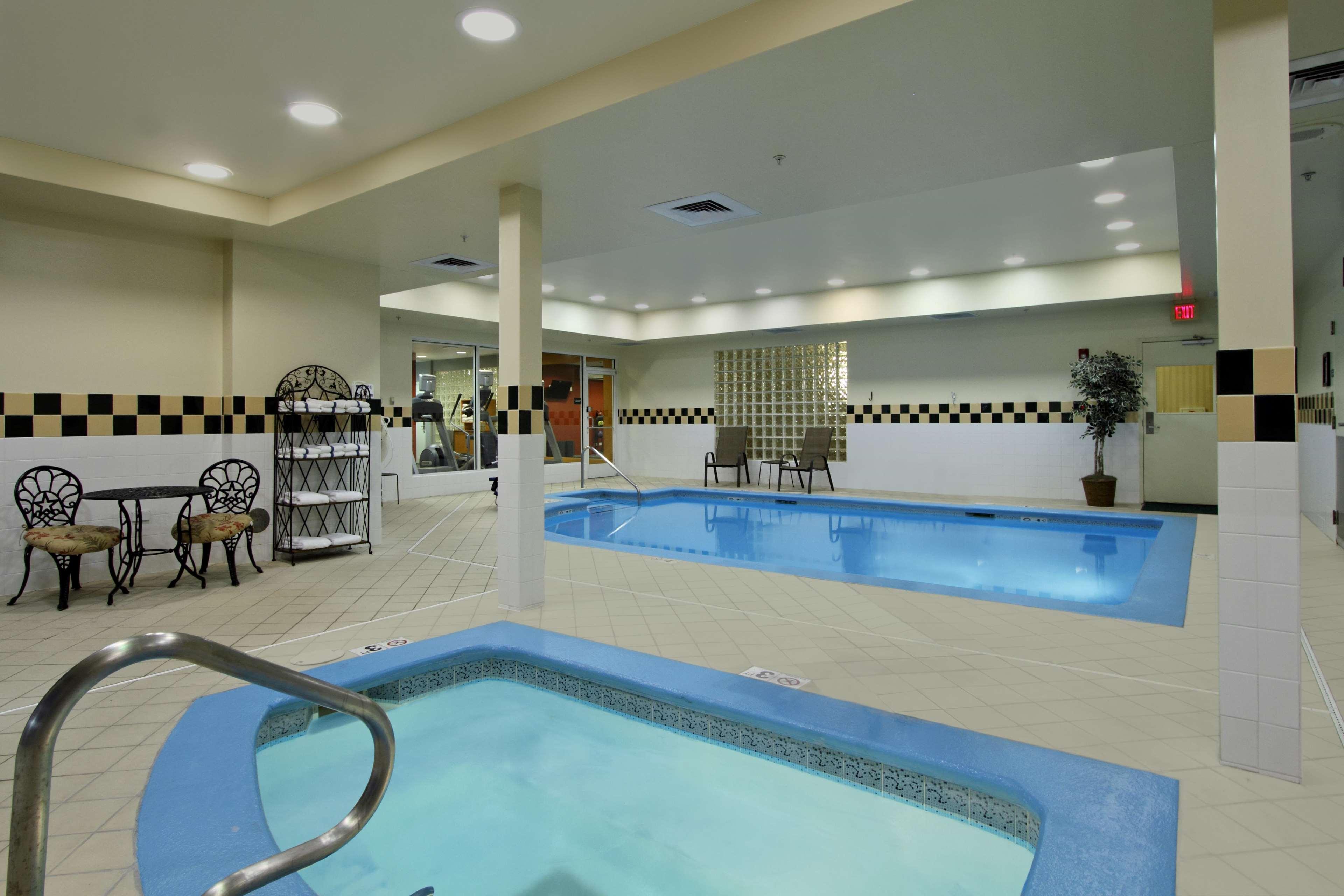 Hilton Garden Inn Saint Charles Extérieur photo