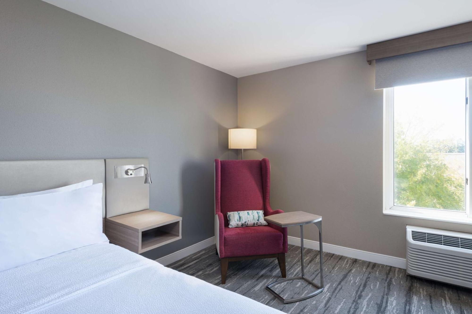Hilton Garden Inn Saint Charles Extérieur photo