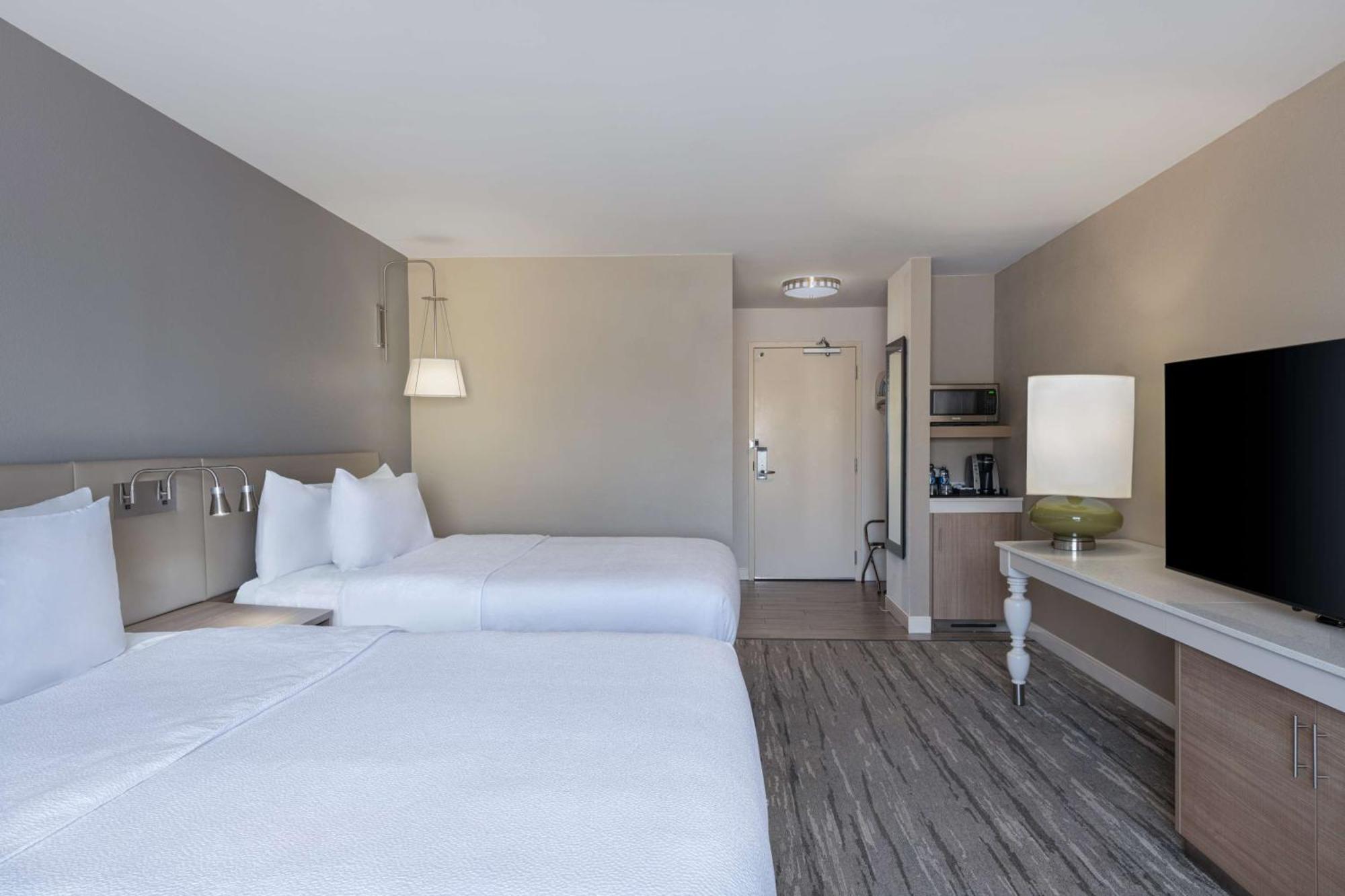 Hilton Garden Inn Saint Charles Extérieur photo