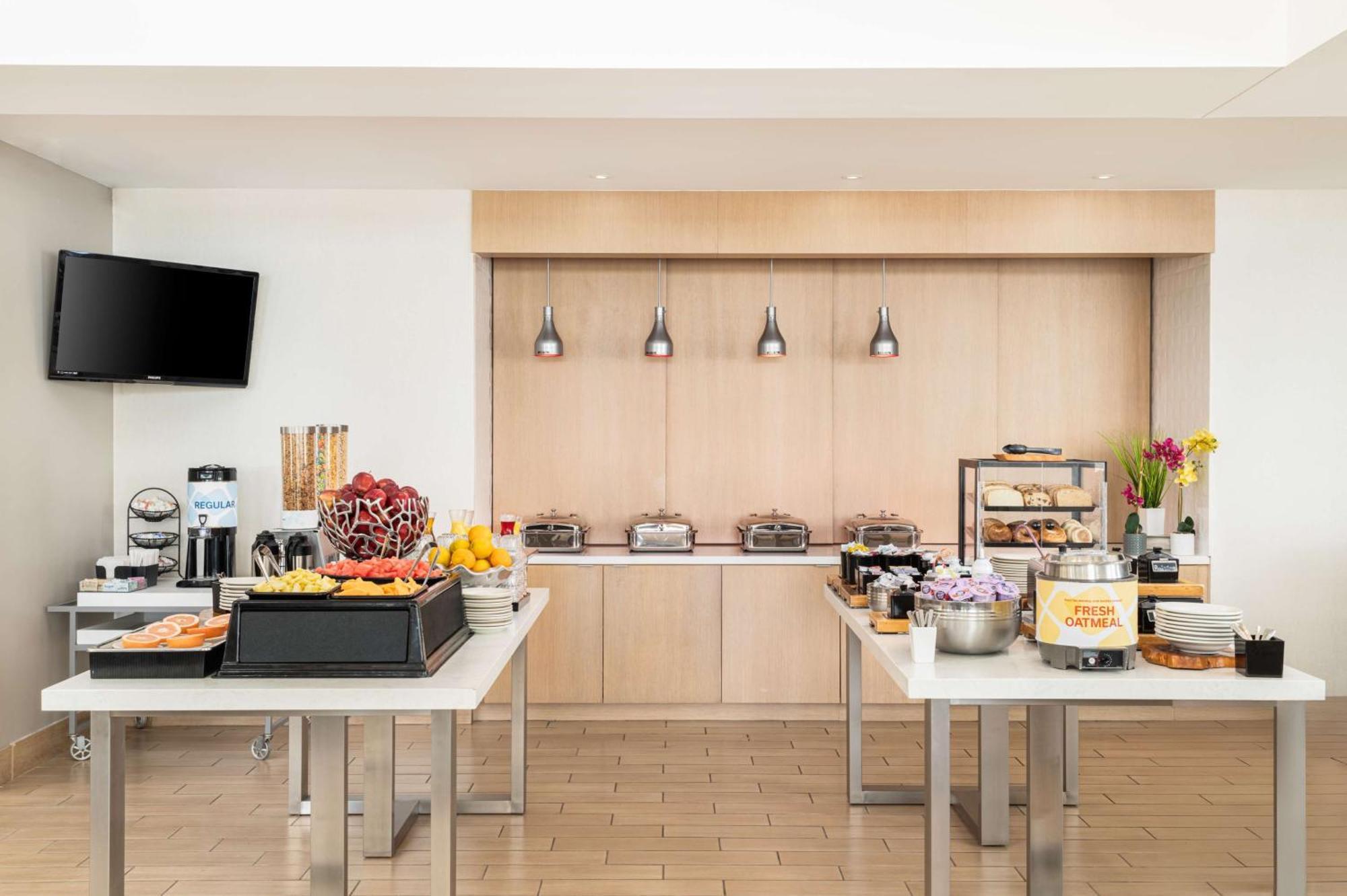 Hilton Garden Inn Saint Charles Extérieur photo