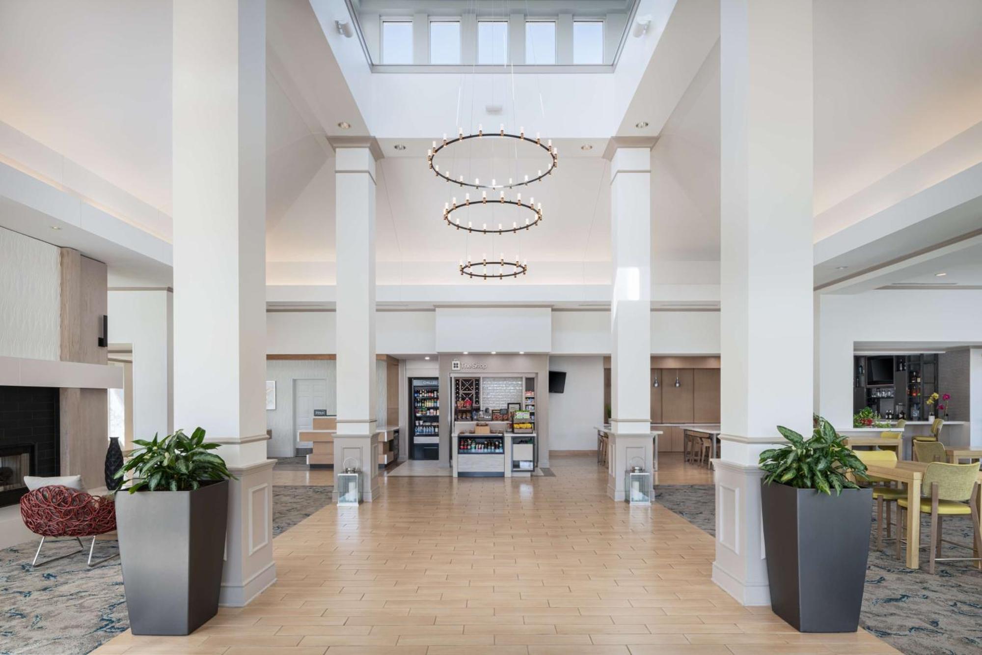Hilton Garden Inn Saint Charles Extérieur photo