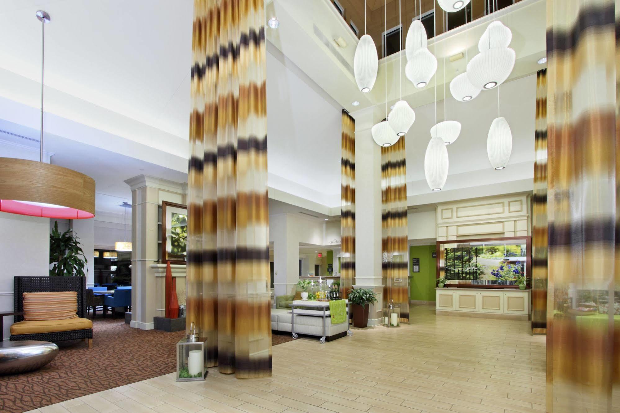 Hilton Garden Inn Saint Charles Extérieur photo